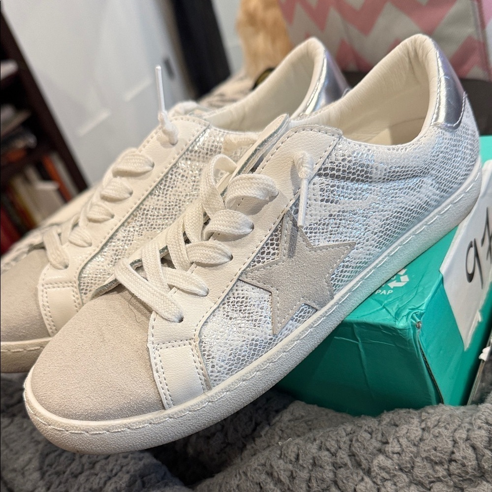 Silver and White Women's Sneaker Vintage Havana 7.5 tennis shoes designer silver - Picture 2 of 8
